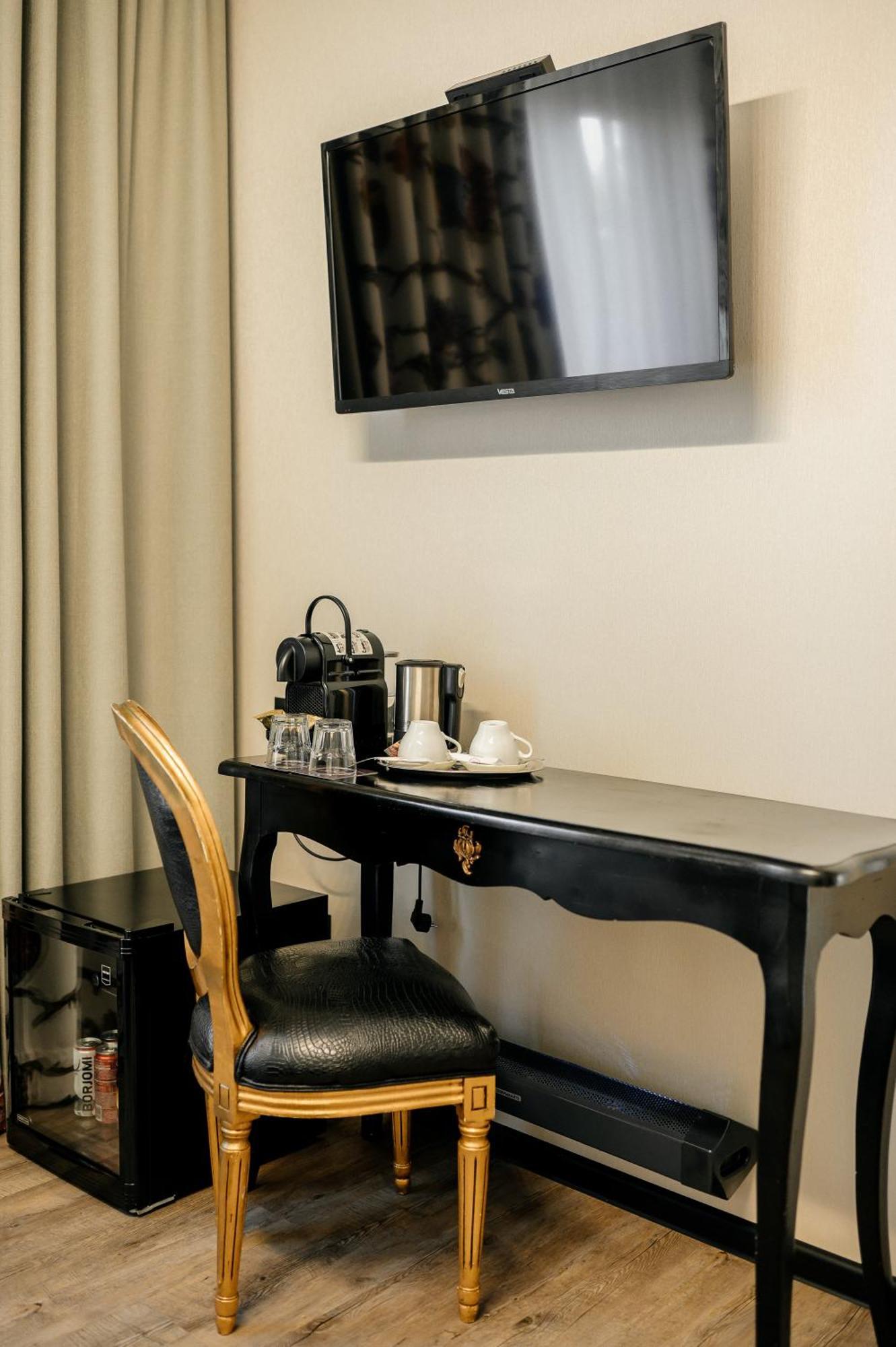 Weekend Boutique Hotel Kisinyov Kültér fotó