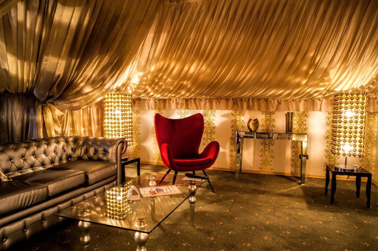 Weekend Boutique Hotel Kisinyov Kültér fotó
